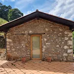 Agradable cabaña con aparcamiento gratuito.