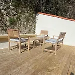 Una Terraza En El Rio De La Pila
