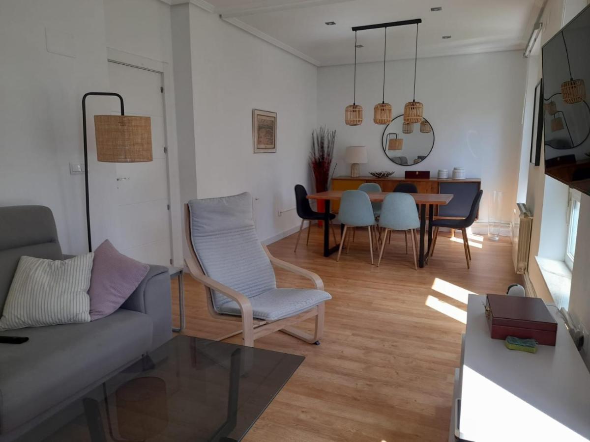 Apartamento Amplio Piso Exterior En El Centro De *