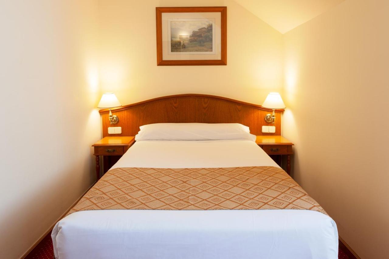 Hoyuela Hotel 4*