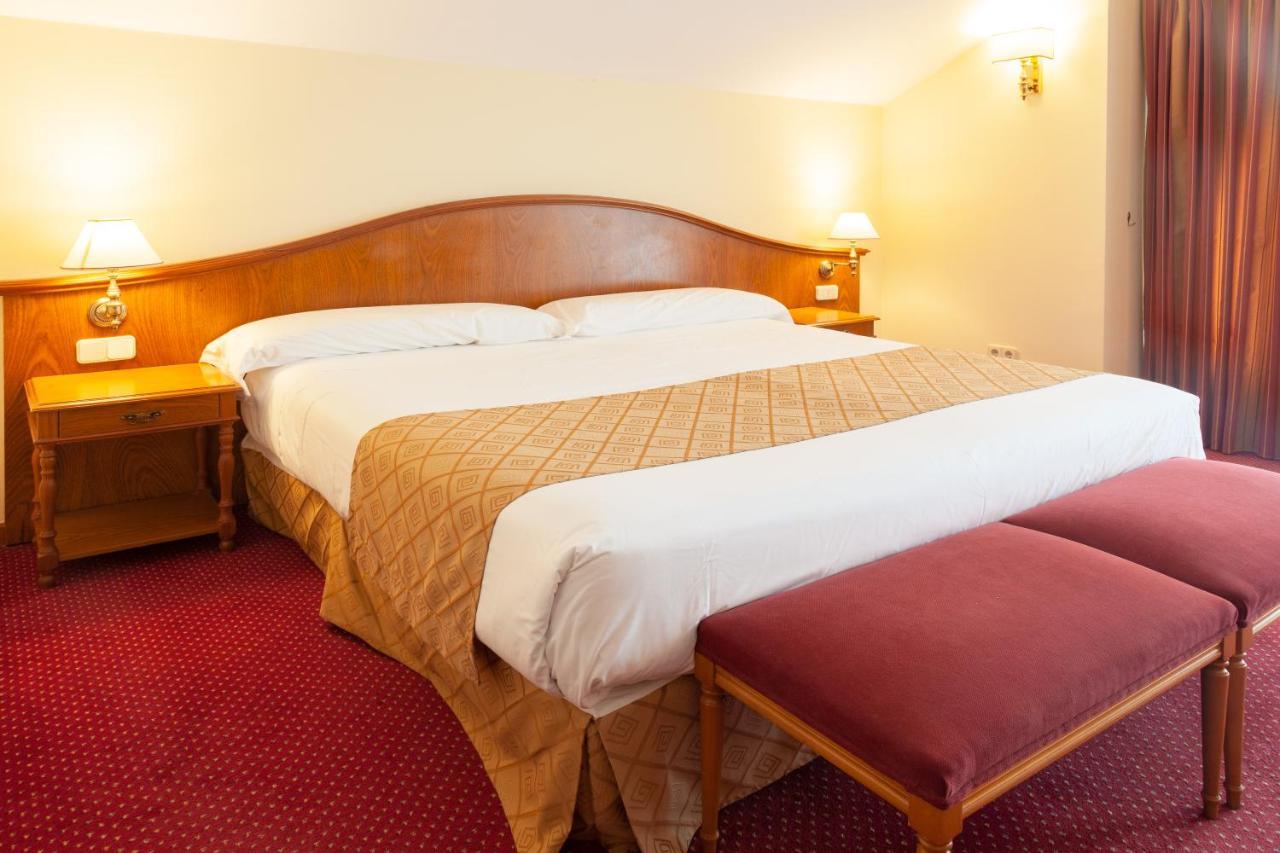 Hoyuela Hotel 4*
