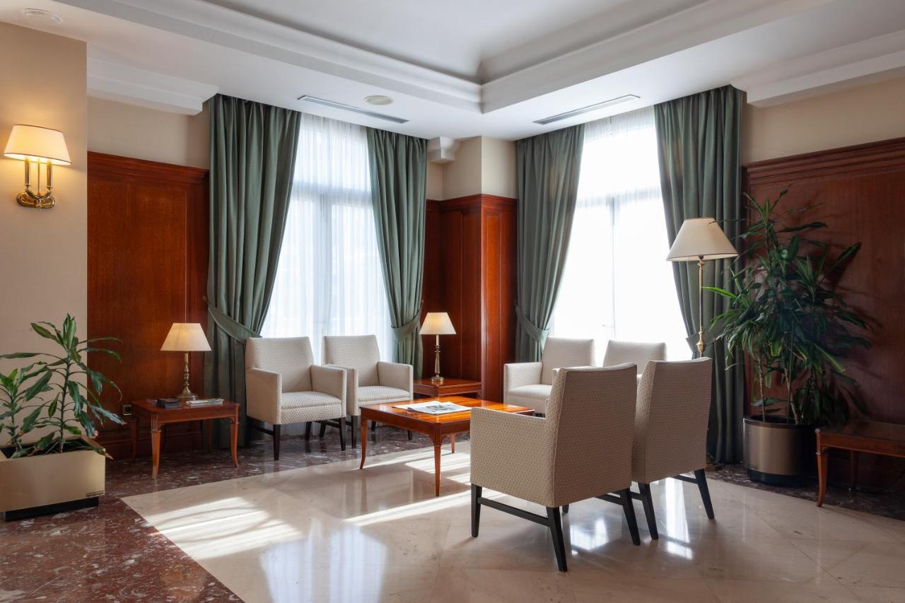 Hotel Hoyuela 4*