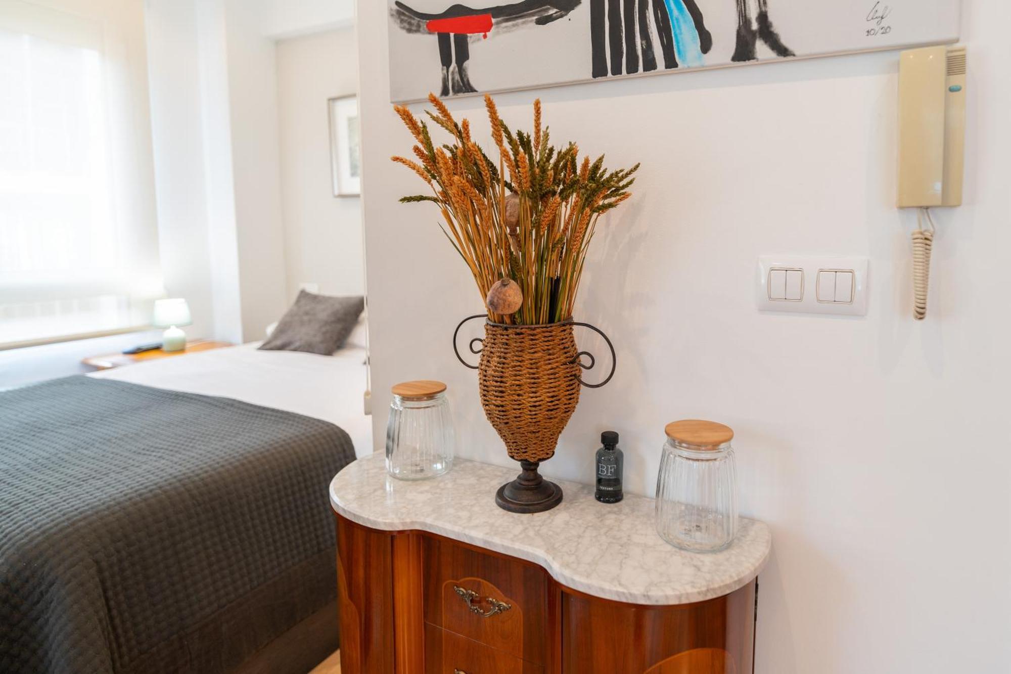 Estudio Reformado En Puerto Chico Apartamento *
